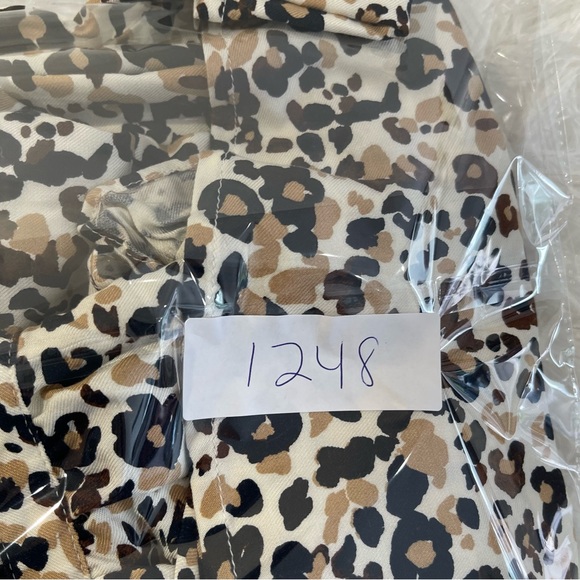 Anthropologie Maeve Leopard Print Button Up Shirt Womens Size 6 Long Sleeve - Picture 8 of 8